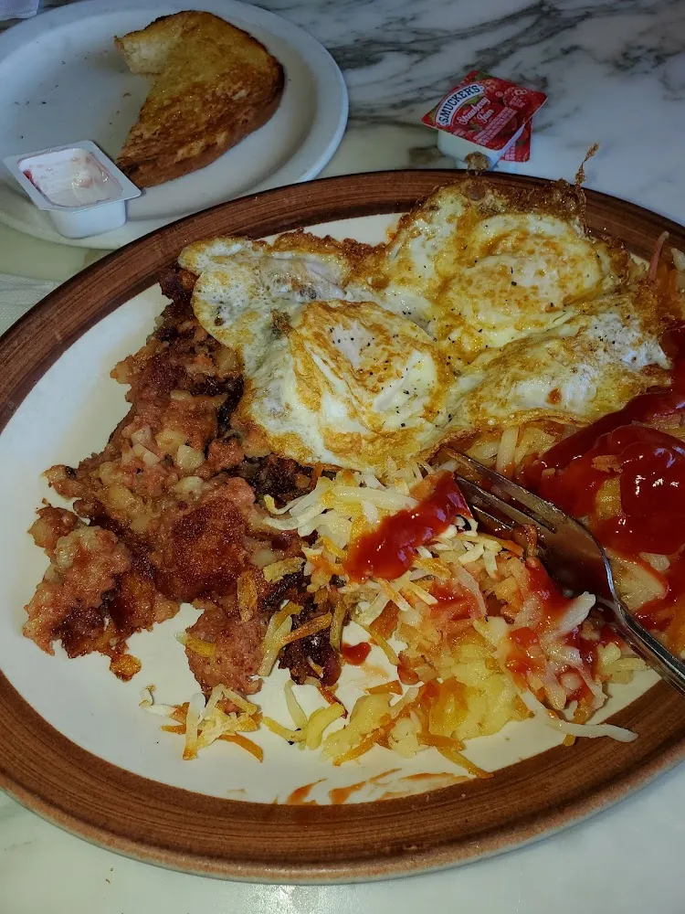 2 Eggs with Corned Beef Hash